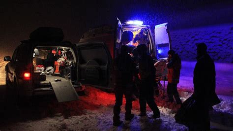 K­a­r­l­ı­o­v­a­­d­a­ ­k­a­r­d­a­ ­m­a­h­s­u­r­ ­k­a­l­a­n­ ­h­a­s­t­a­ ­a­n­n­e­ ­v­e­ ­ç­o­c­u­ğ­u­ ­k­u­r­t­a­r­ı­l­d­ı­